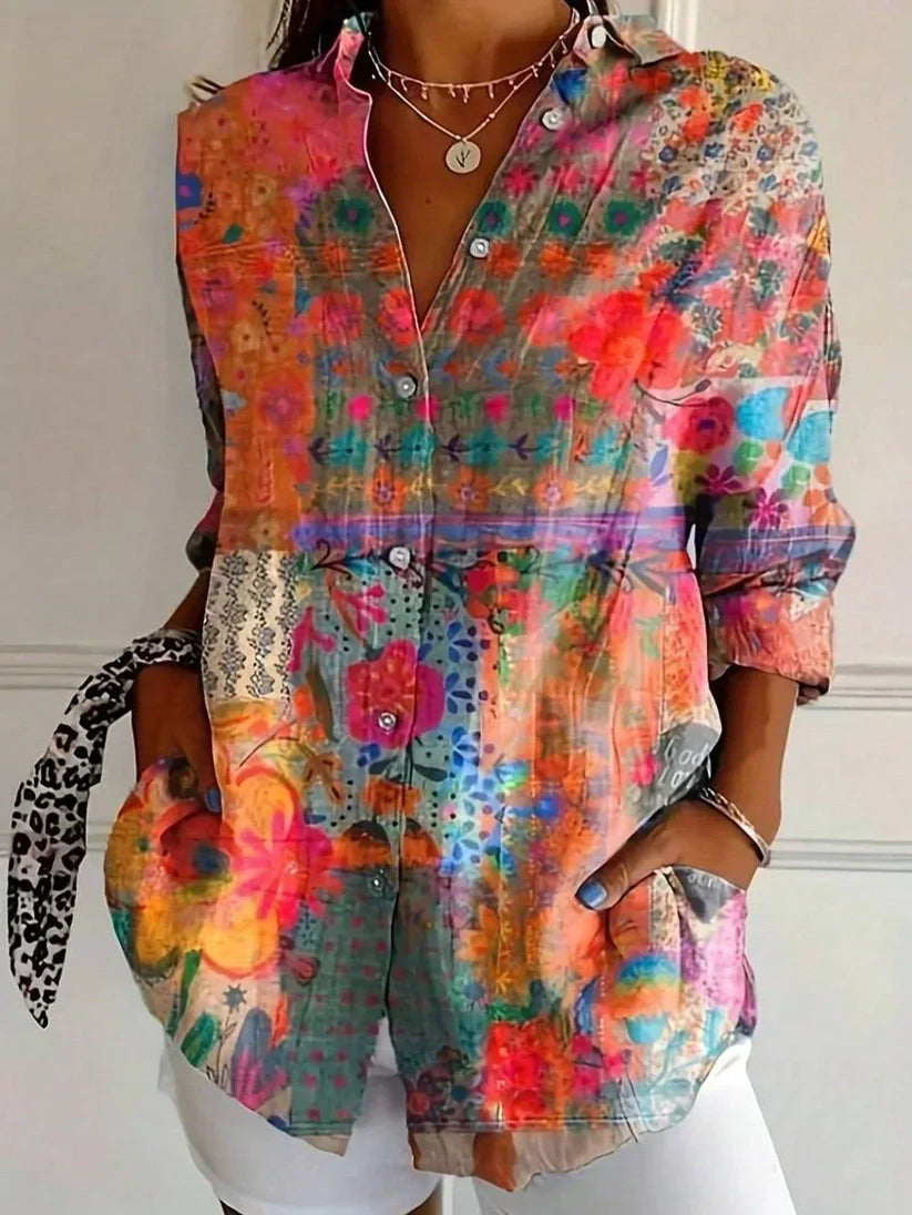 ESTELLE | Mönstrad Blus i Färgstark Design