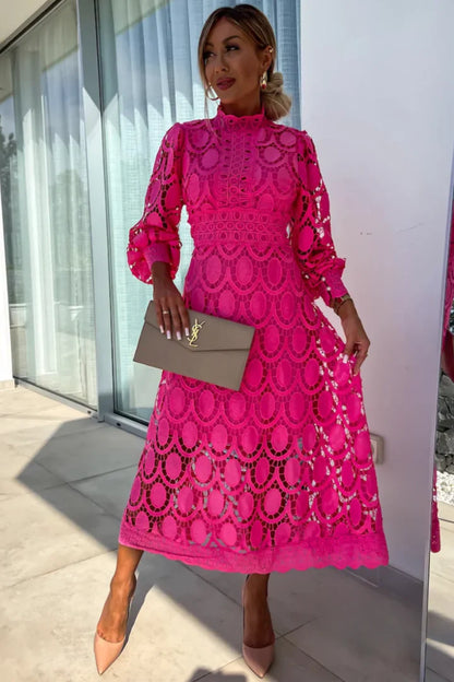 CLARA | Elegant Klänning med Spetsdetaljer